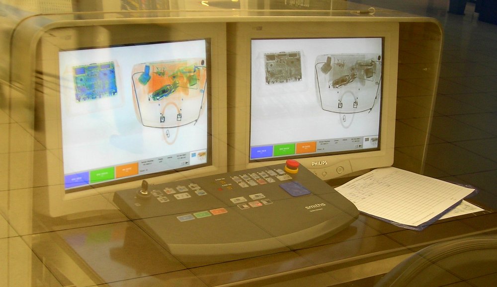 CT-Scanner vs. X-Ray-Gepäckkontrolle: Welche Technologie ist die richtige für Ihren Flughafen 2025?